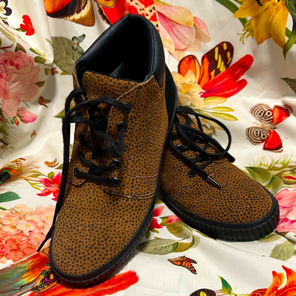 Timberland | SkylaBay Chumka Cheetah Suede | Womens Size 9